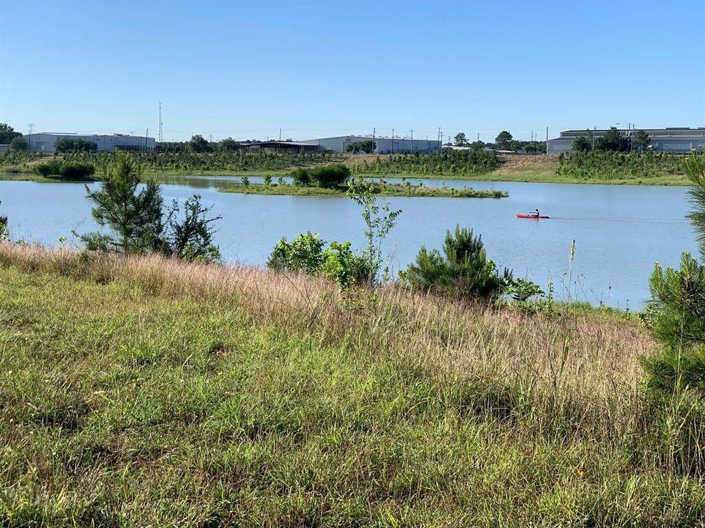 Kayak out on "Prairie Lake". This is the Lake and nature trail that is close by. Just a short walk to the back of the subdivision.