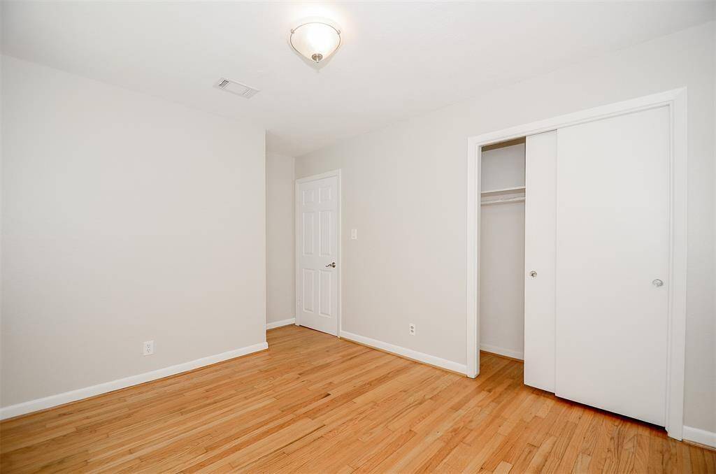 Secondary bedroom