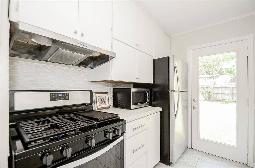 Close up view of appliances.