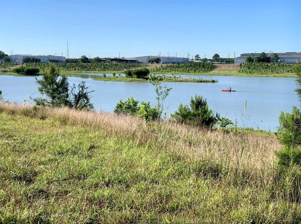 Another view of the Willow water hole development located between South Post, Oak and chimney rock just south of the community. The retention ponds offer recreation and a great place to hike along with mitigating surface flooding