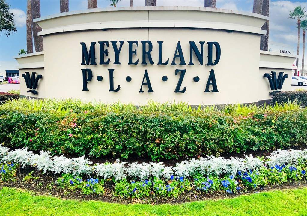 Just a mile and a half away the Meyerland Plaza complex. And development along beach not offers numerous eateries and 25+ storefronts.