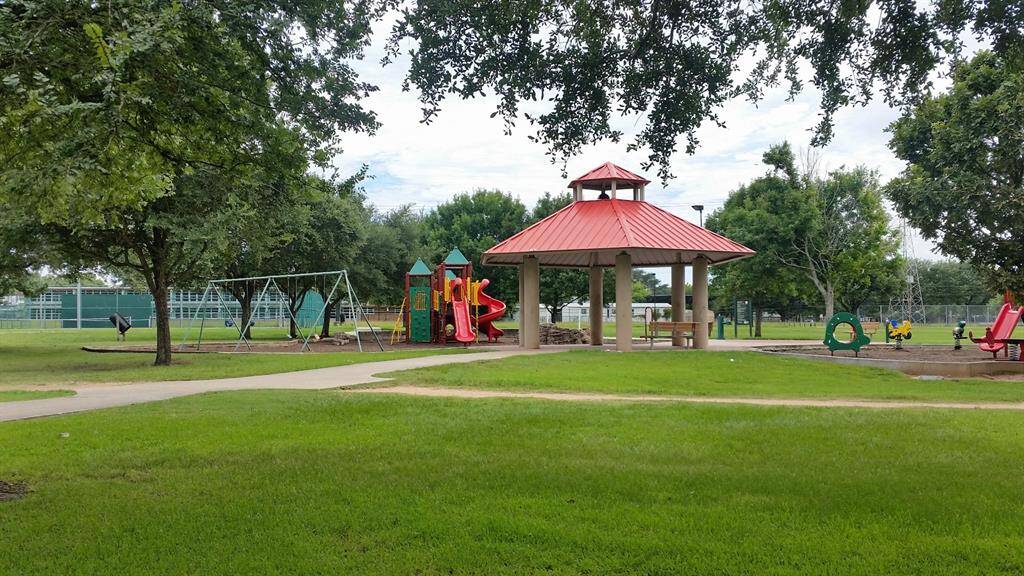 Another view of Willow Park with its pedestrian walkways and covered picnic area.