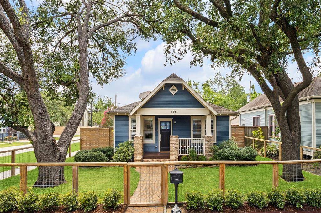 This charming bungalow sits on a desirable corner lot in the heart of the Houston Heights. The home offers classic curb appeal with a welcoming front porch, mature shade trees, and a fully fenced yard. Inside, it blends historic character with thoughtful modern updates. Ideally located, it provides easy access to the neighborhood’s popular shops, restaurants, and parks.