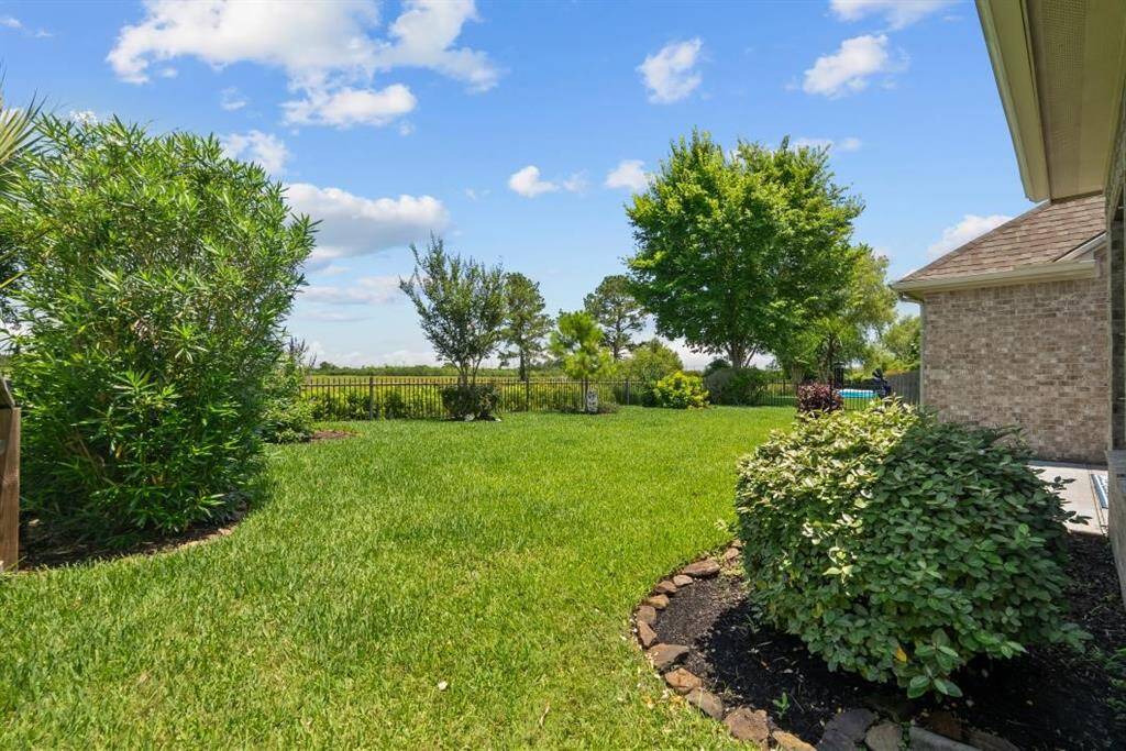 Great size backyard with plenty of space to add a pool !