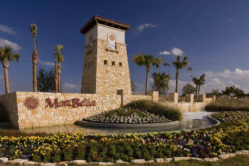 Mar Bella Entrance, ALWAYS ABEAUTFIUL DISPLAY OF FLOWERS AND LUSH LANDSCAPING