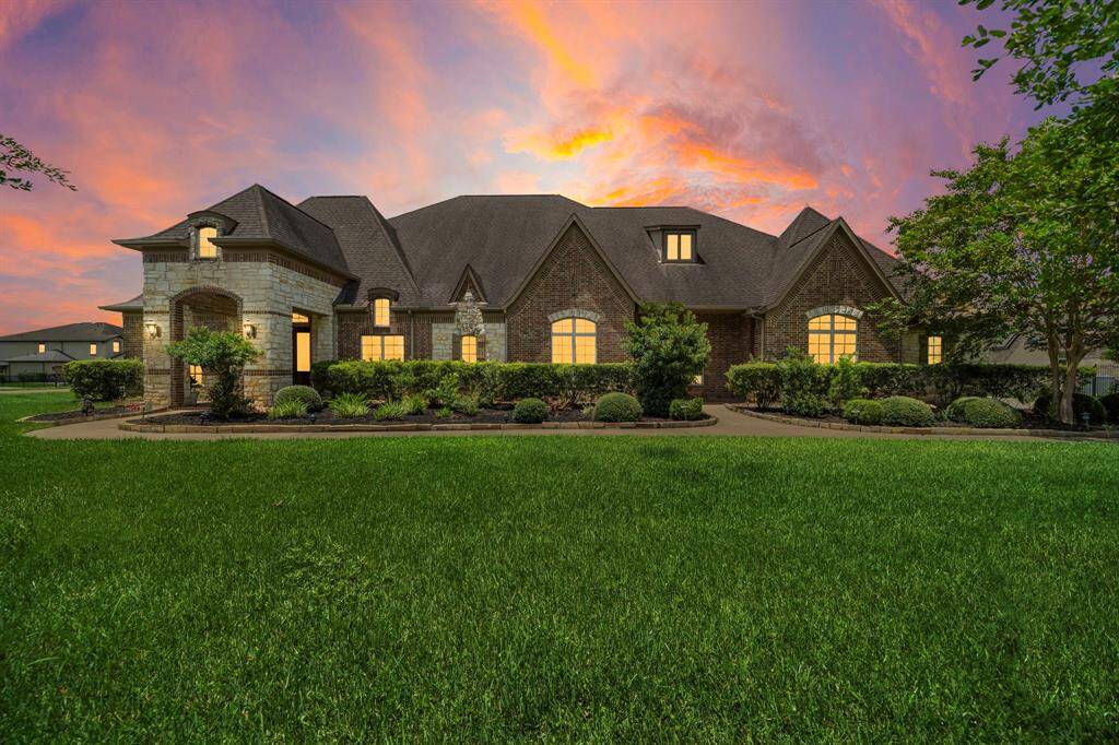 Welcome to 4703 Beekman Drive!