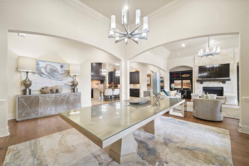 Perfect Space for Holiday Dinners with Family!