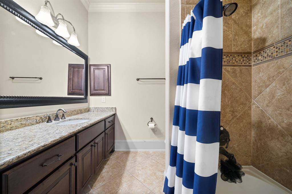 En-Suite Bath to the fourth Bedroom!
