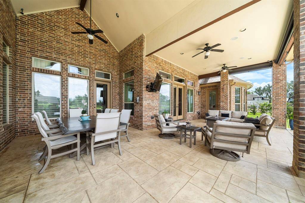 Amazing Covered Patio Area in the Backyard!