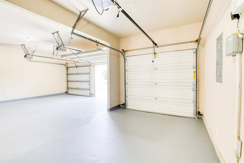 3-Car Garage