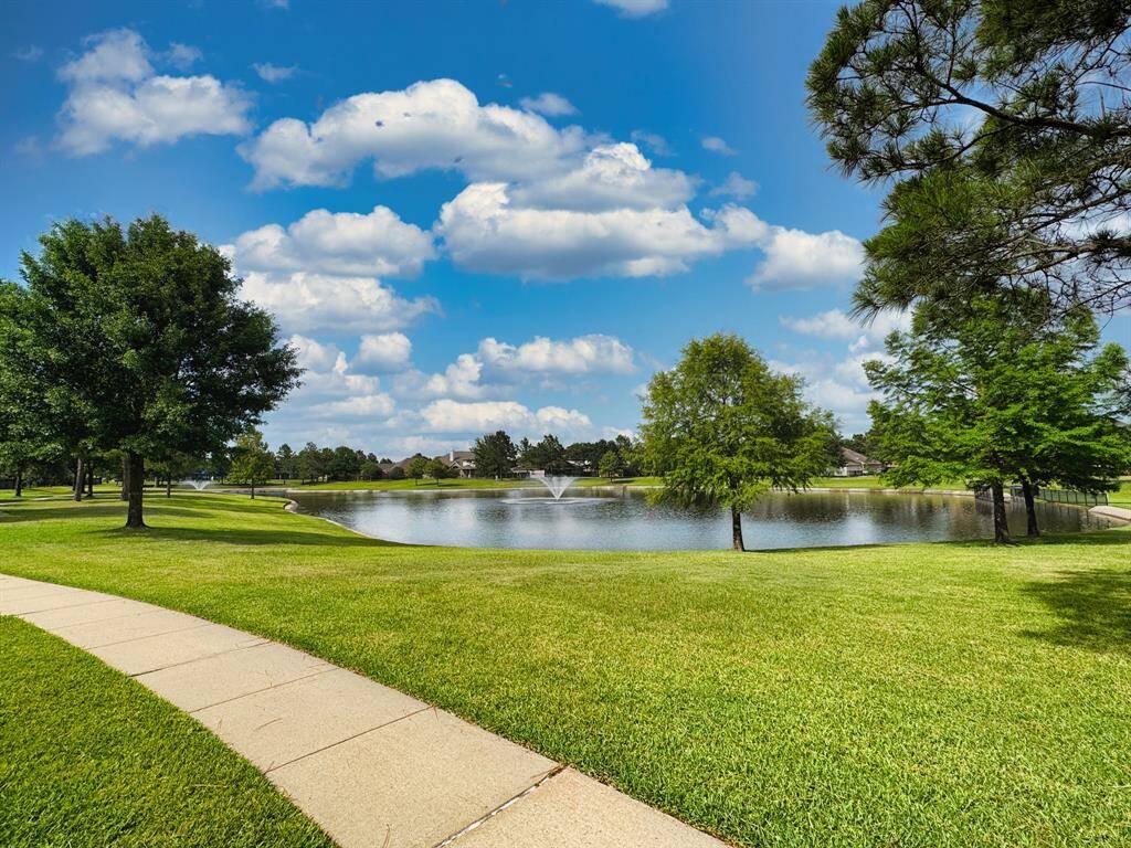 Walking Trail & Lakes