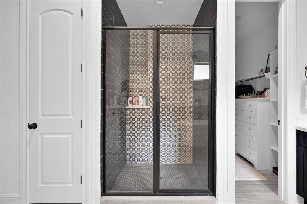 Master bedroom has 2 separate walk-in closets.