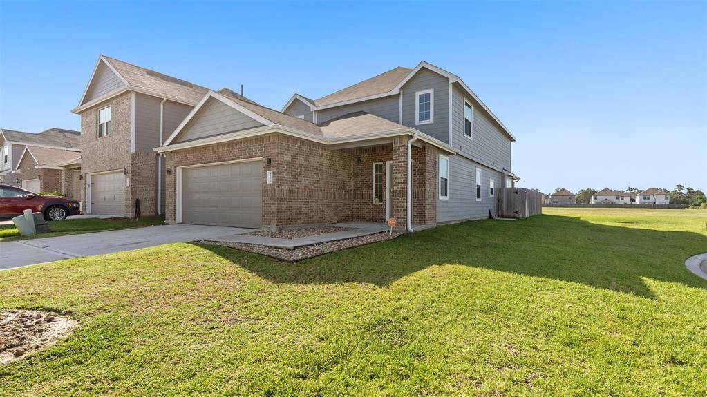 No back or right-side neighbors give you lots of privacy.