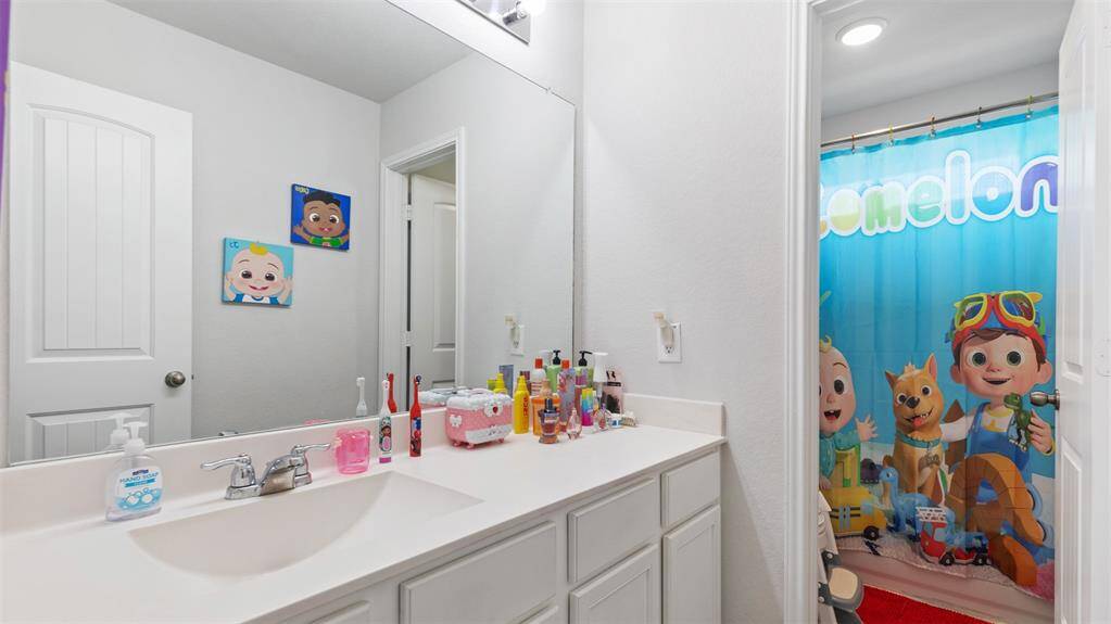 2nd full bath upstairs