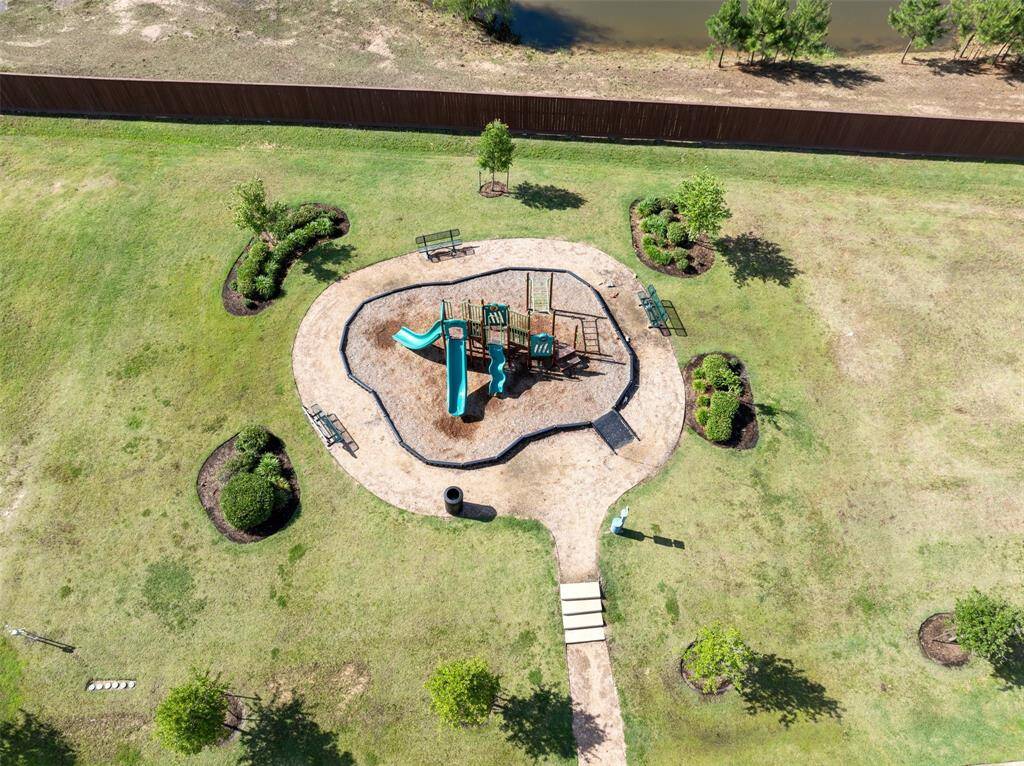 Playground walking distance perfect to take your kids out of the house