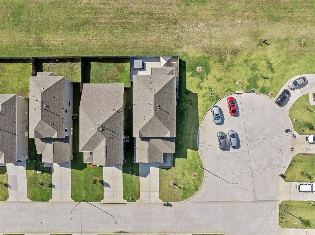 Lots of guest parking and no back neighbors for privacy