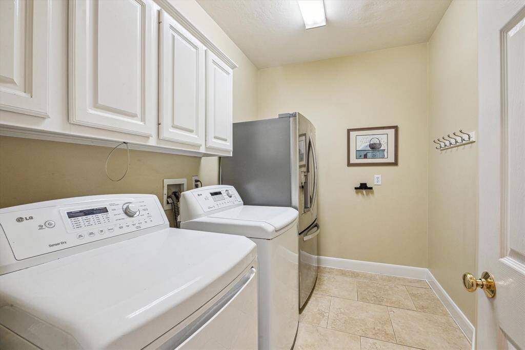 Oversized laundry room