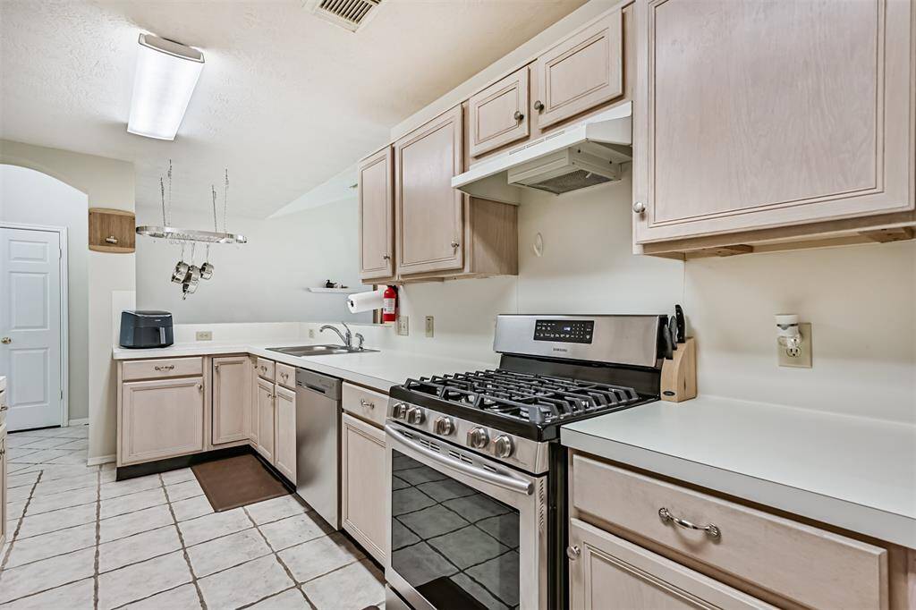 Nice gas cooktop!