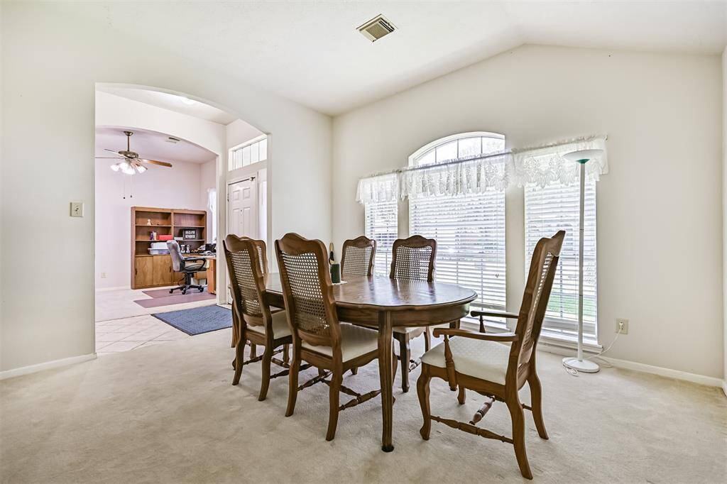 Dining room or possible 4th bedroom