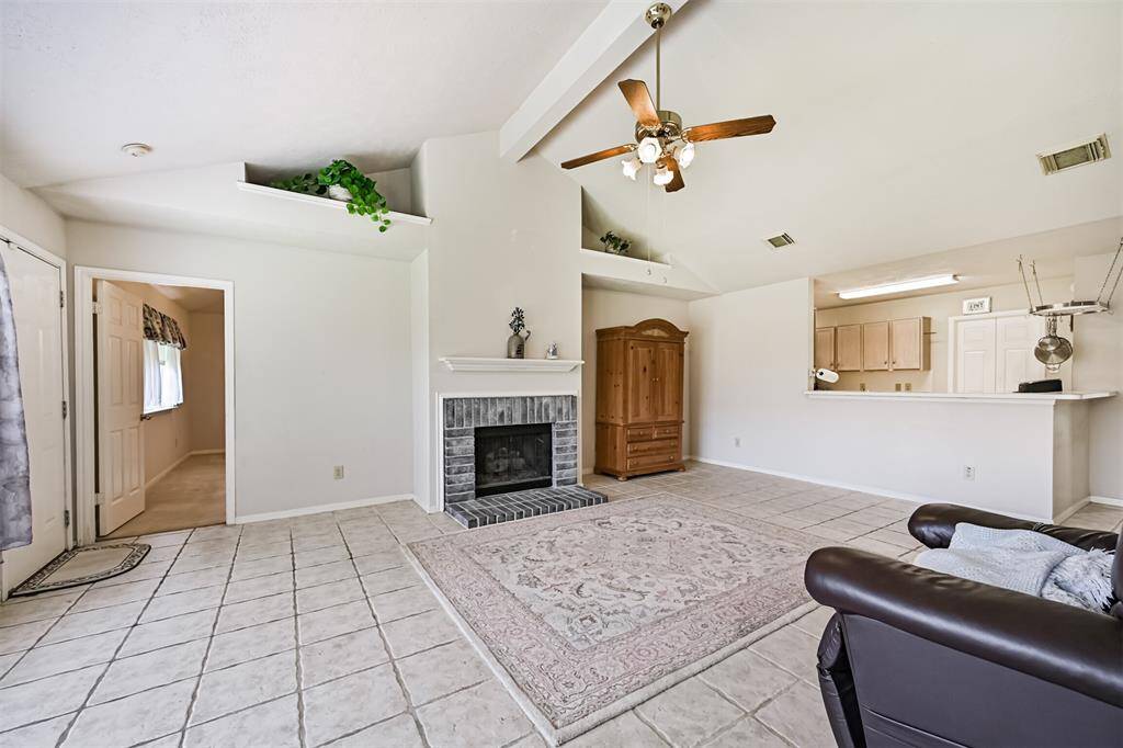 Gas fireplace
