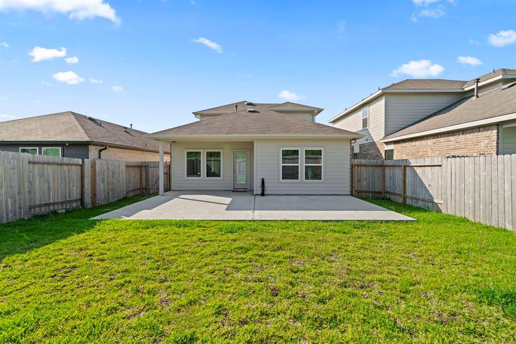Spacious backyard