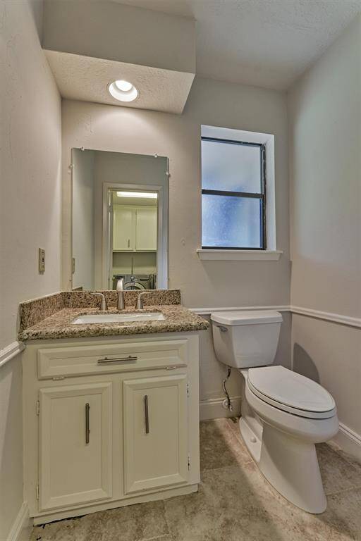 Half bath down - excellent for guests!
