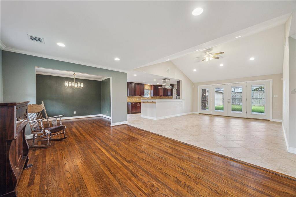 Open floor plan for your entertainment.