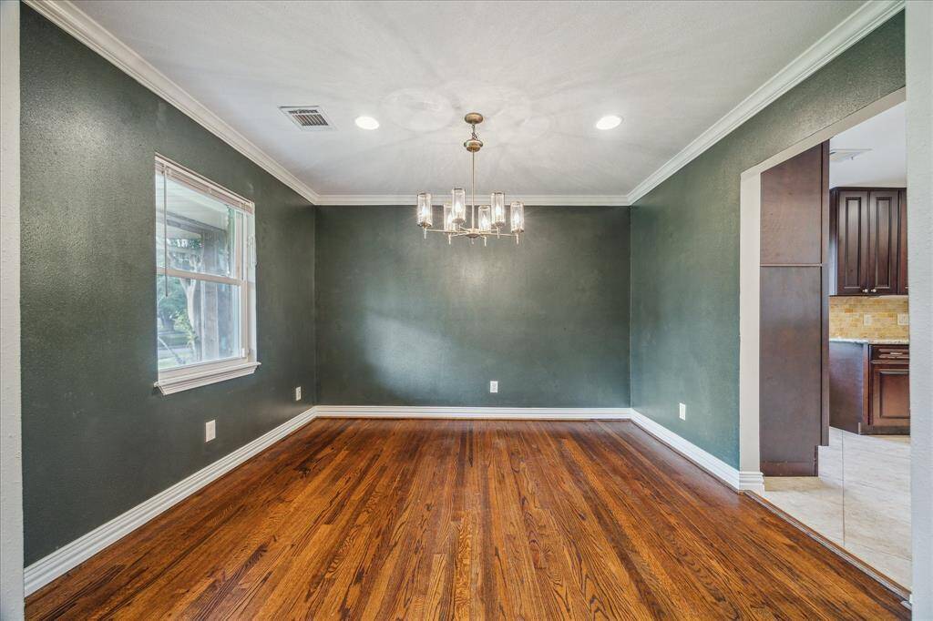 Living & Dining Area
