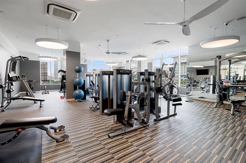 24/7 Fitness Center