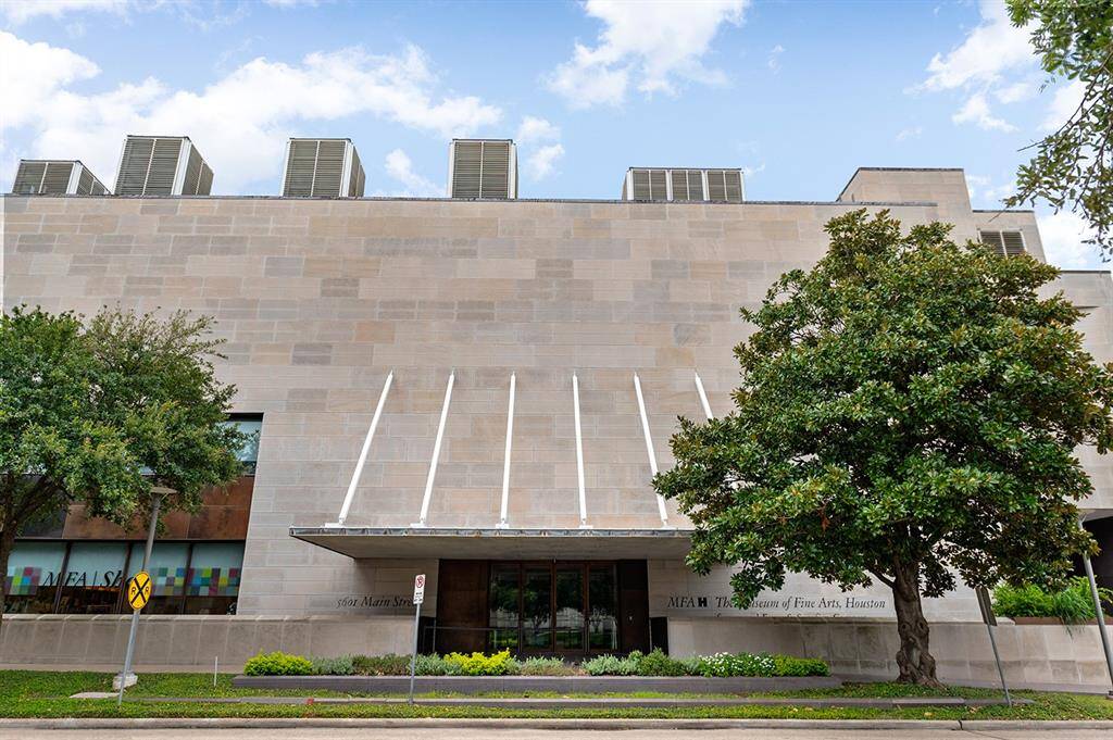 Walking Distance to the Museum of Fine Arts