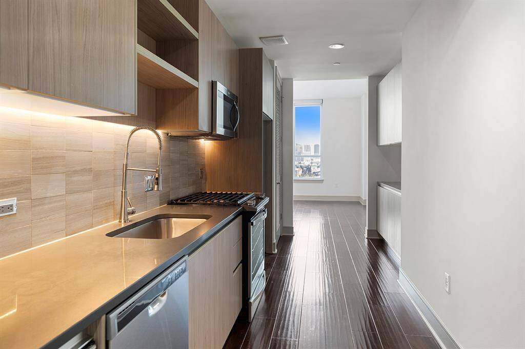 Luxury Model Unit