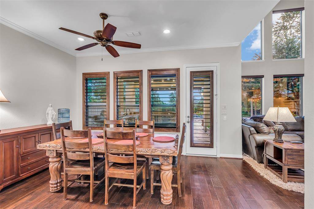 The breakfast area is spacious to handle lots of table sizes and styles.