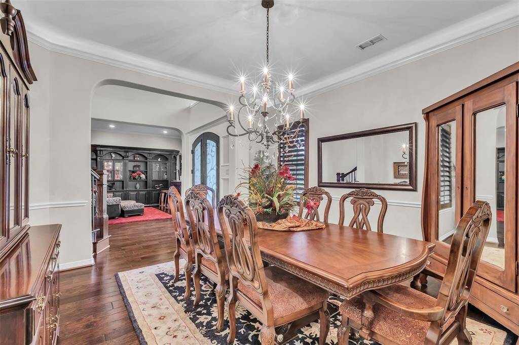 Back inside, the large scale dining room is so fun for the holidays.