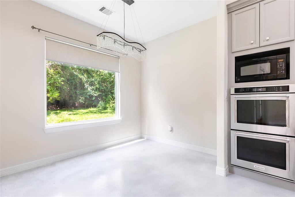 Breakfast room with large picture window