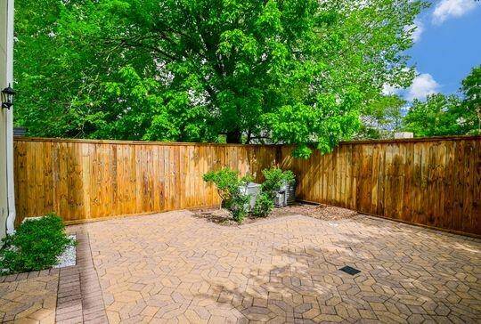 Imagine barbeques and cocktails on your outside patio!