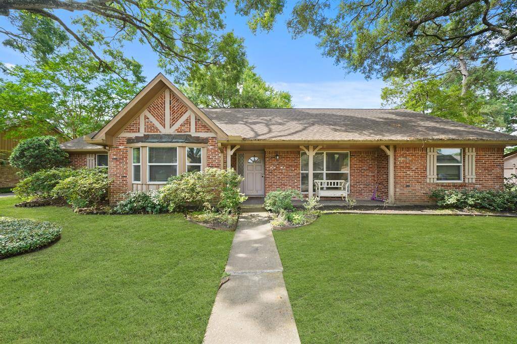 Home is located on a corner lot