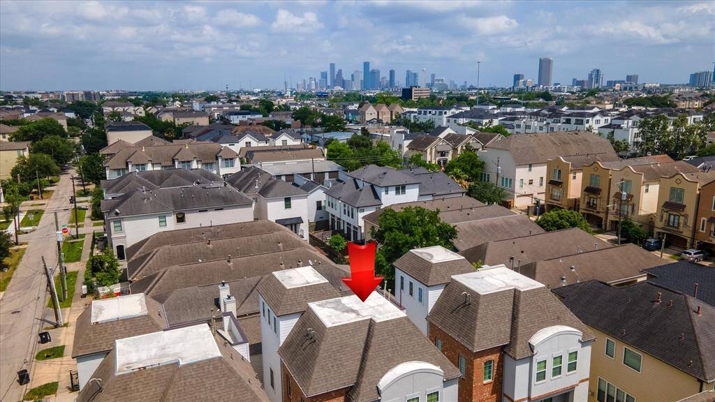 Cottage Grove area features mostly traditional homes, offering a suburban feel with urban convenience. Ideal for home buyers seeking a vibrant community.