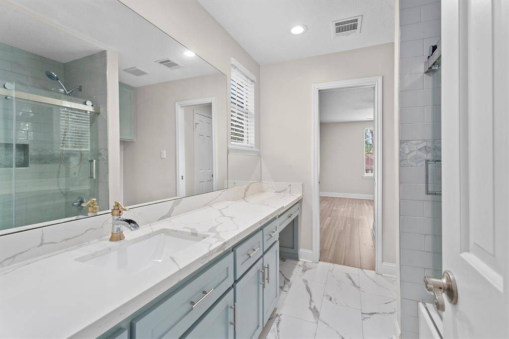 2nd Bathroom