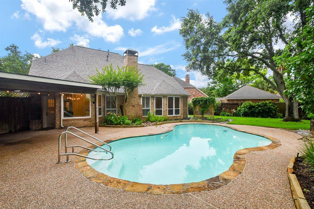 Another View of the Pool!