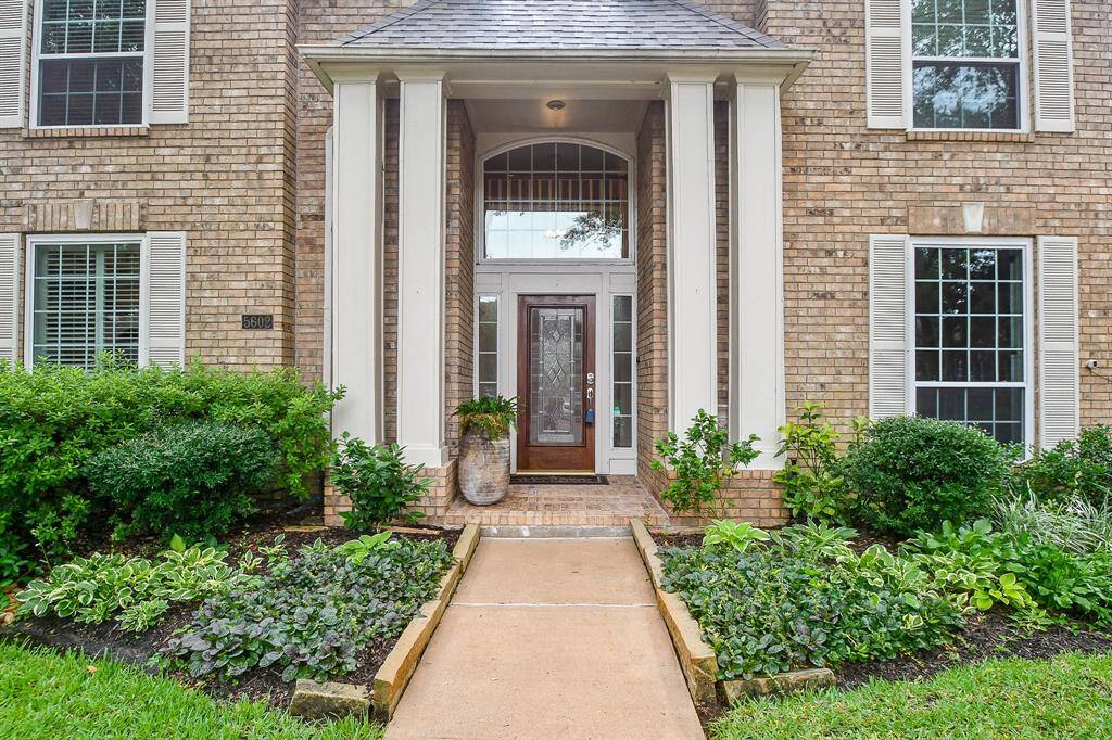Lush Landscaping and Great Curb Appeal!