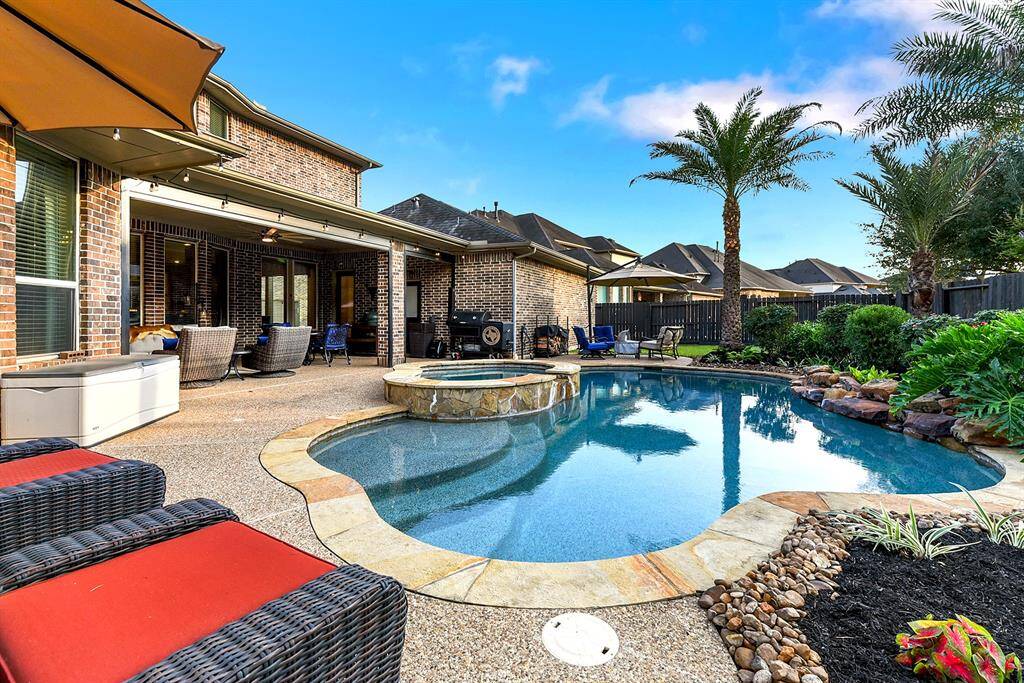 Gorgeous both during the day and at night.  Plenty of room for all your family and friends to enjoy!