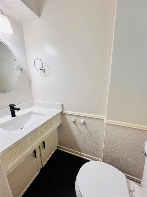 1/2 BATH