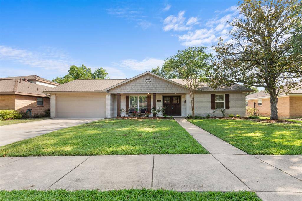 Welcome home to 5814 Arboles Dr!