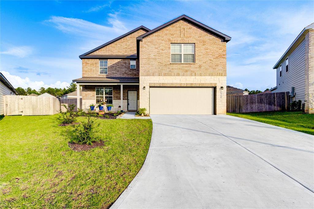 Welcome to 5819 Jade Crest with one of the largest lots in the subdivision!