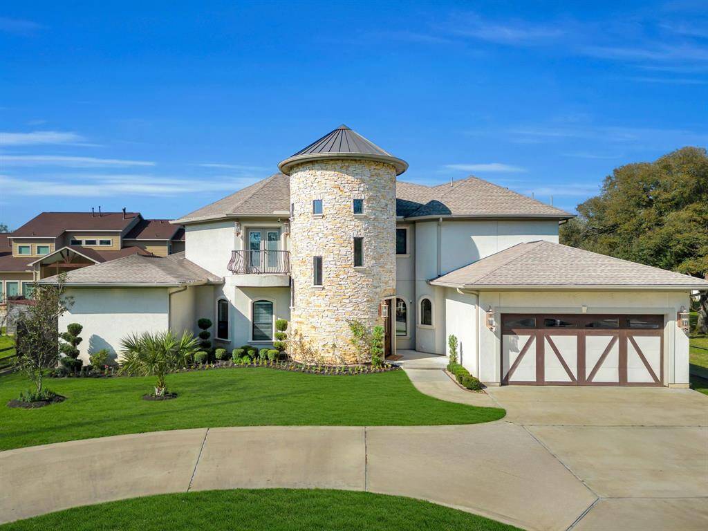 FABULOUS 2 Story Custom Home featuring 4 bedrooms, 3 full baths, Media Room, Game Room, 2 car garage, horseshoe driveway all located in the Old Katy area! 5912 T St., Katy, TX 77493