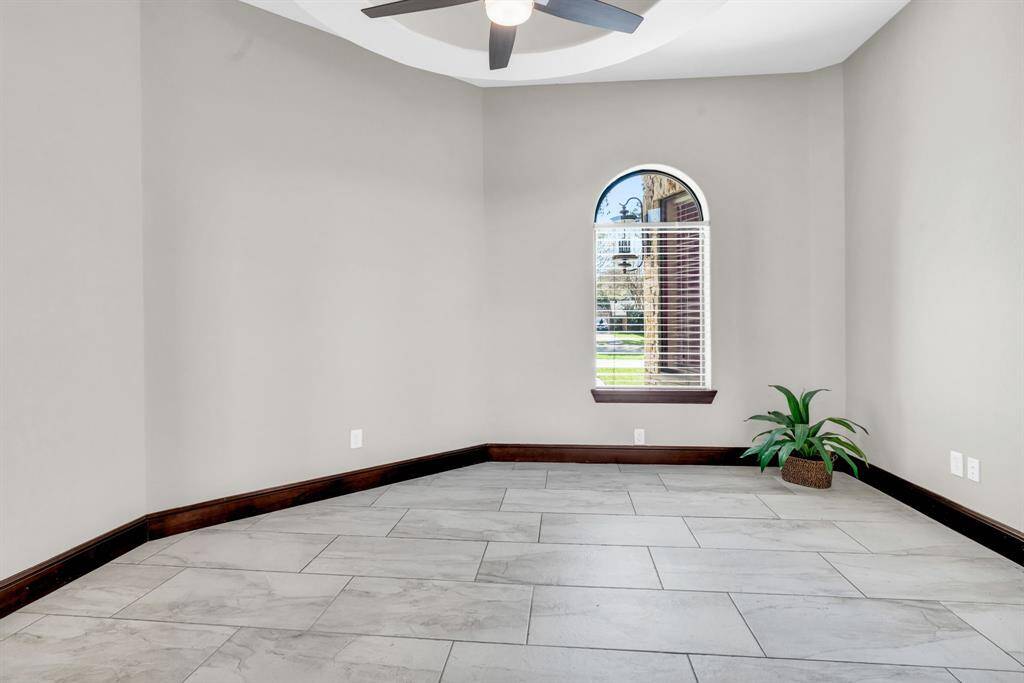 Formal Dining with a Tray Ceiling! 5912 T St., Katy, TX  77493