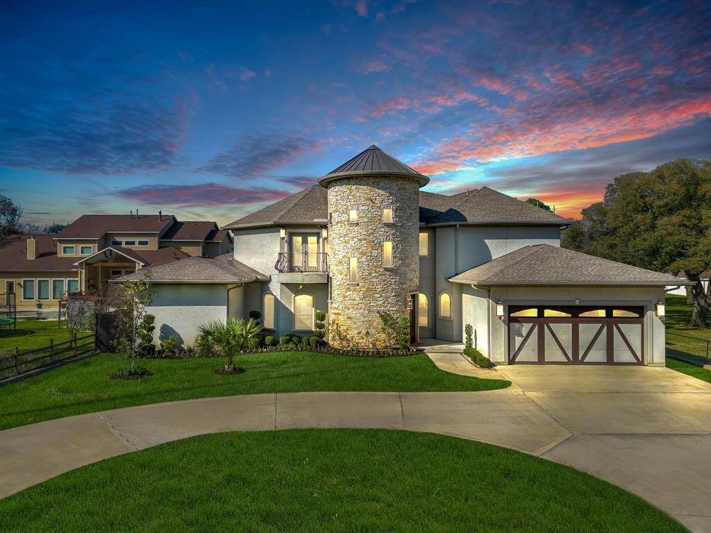 Twilight View! 5912 T St., Katy, TX  77493