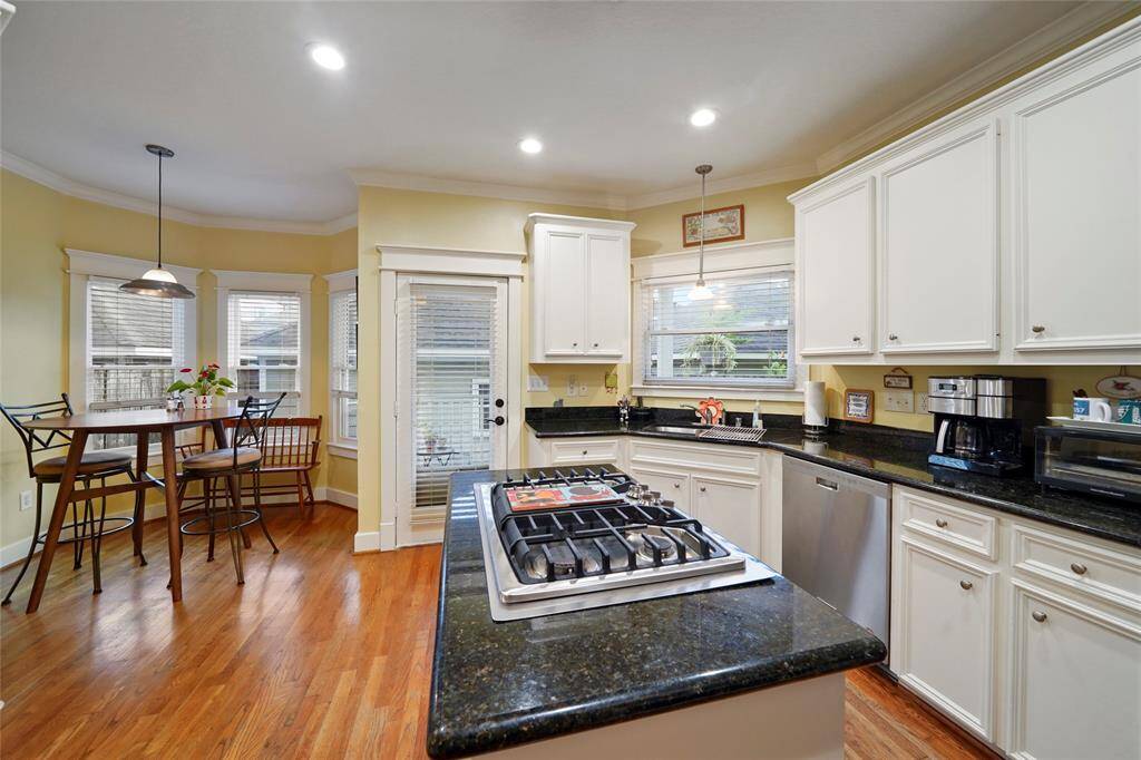 Kitchen - view 3