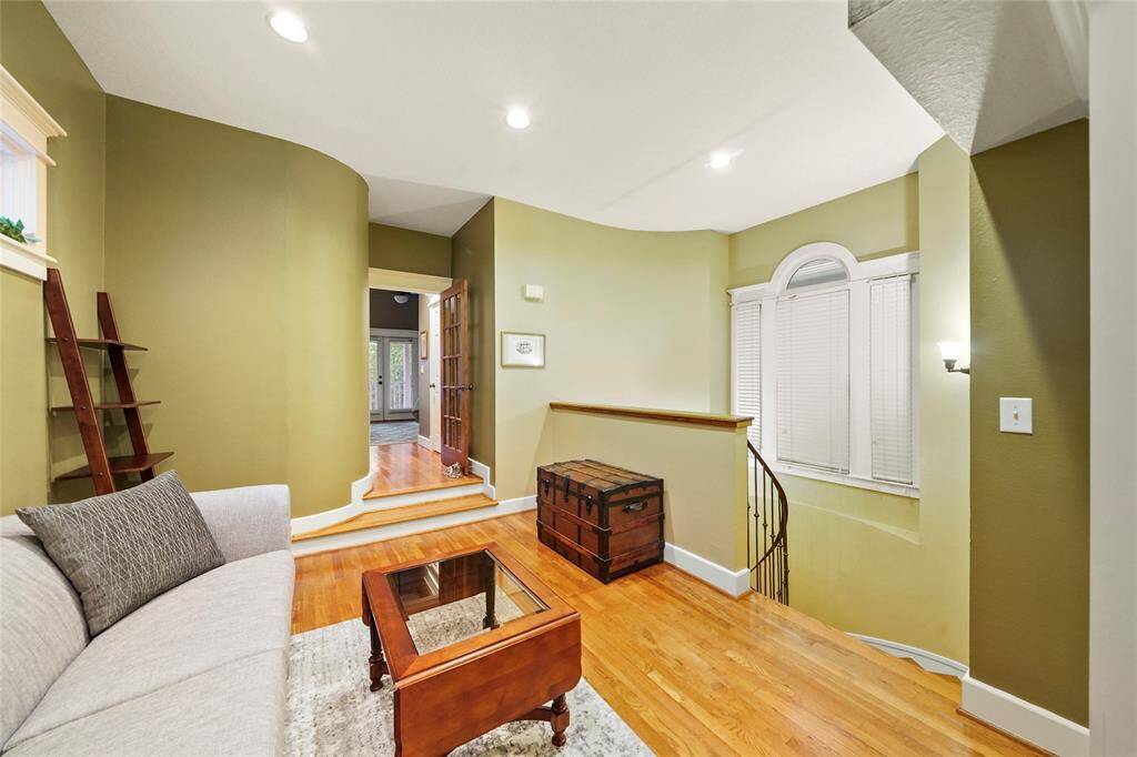 Game Room at 2nd floor landing - view 1