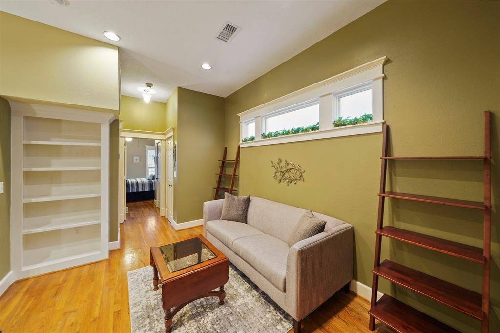 Game Room at 2nd floor landing - view 3
